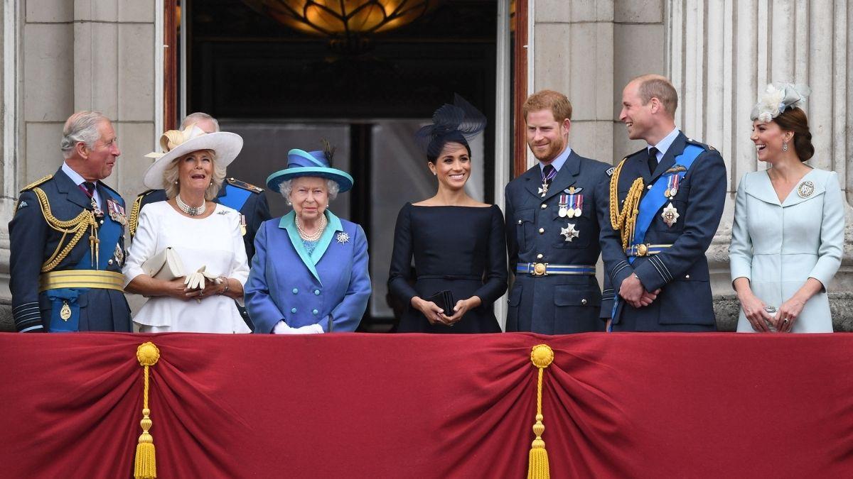 image of royal family