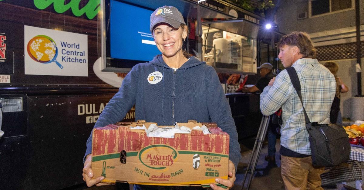 jennifer garner breaks down lost friend horrific la wildfires