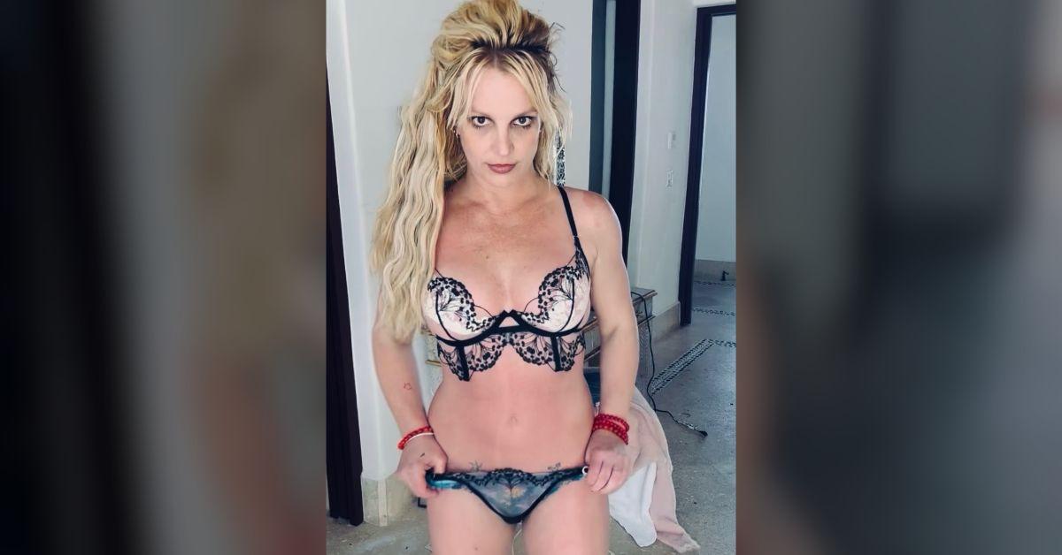 britney spears exposes cleavage tiny bra underwear photo