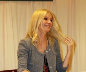 2011__04__6_Paltrow_Gwyneth_041411 300×300.jpg