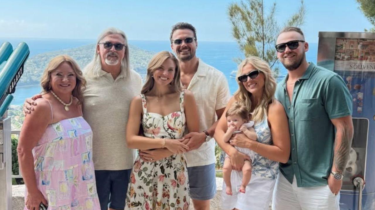Image of The former ‘Bachelorette’ star said becoming an aunt helped ease family tensions.