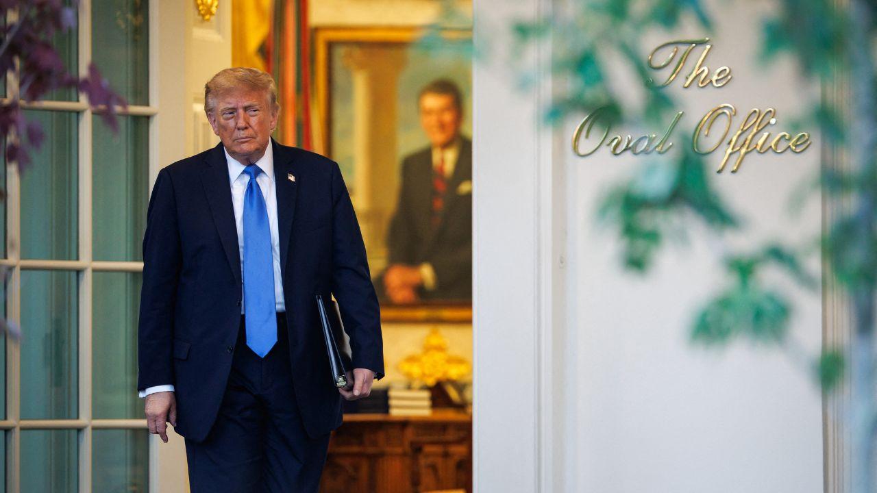 Image of Donald Trump’s signature gold aesthetic continued to draw attention across official spaces.