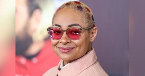 raven symone revealed pooped pants