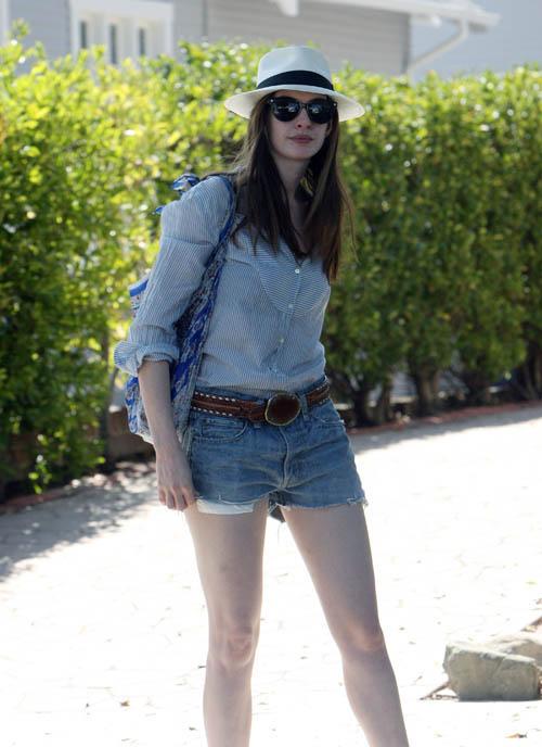 2011__10__Anne Hathaway10022011I_ _1.jpg