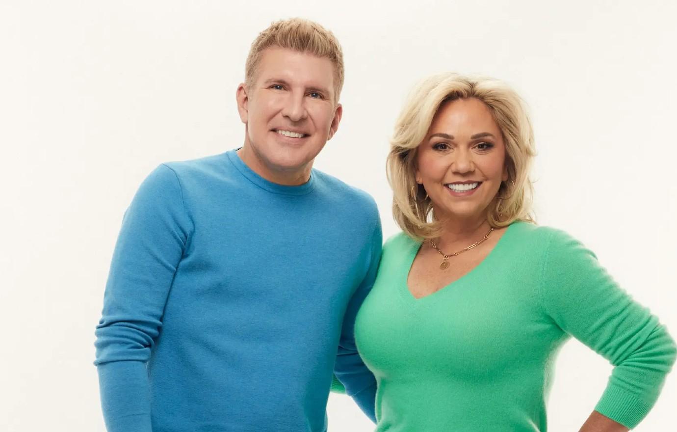 todd julie chrisley gather kids family dinner before prison