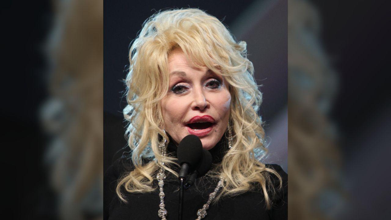 image of Dolly Parton was reportedly hospitalized five days before her death.