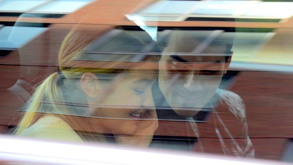 EXCLUSIVE: Joe Jonas and Gigi Hadid hold hands while driving in NYC