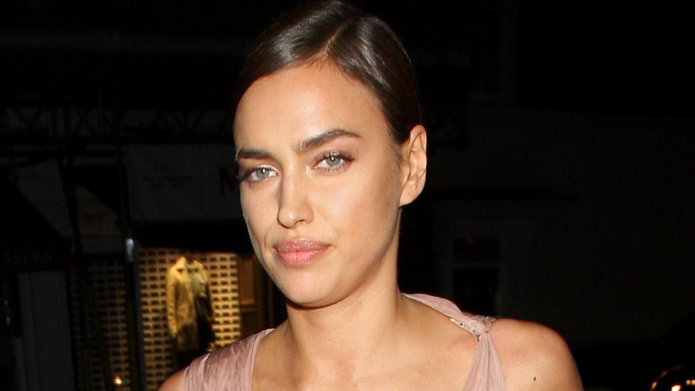 INF &#8211; Irina Shayk Attends Bradley Cooper&#8217;s Performance Of &#8216;Elephant Man&#8217;