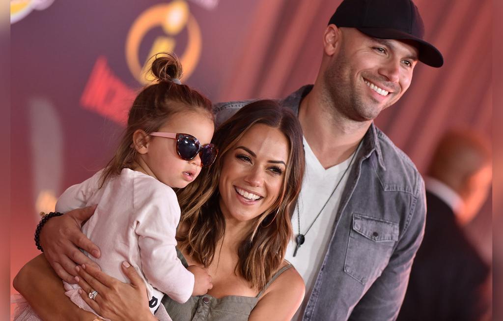 Jana Kramer Wont Hire A Hot Nanny Due To Mike Caussins Cheating 