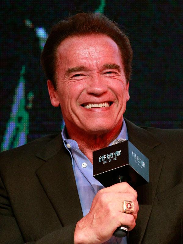 Arnold schwarzenegger celebrity apprentice host donald trump