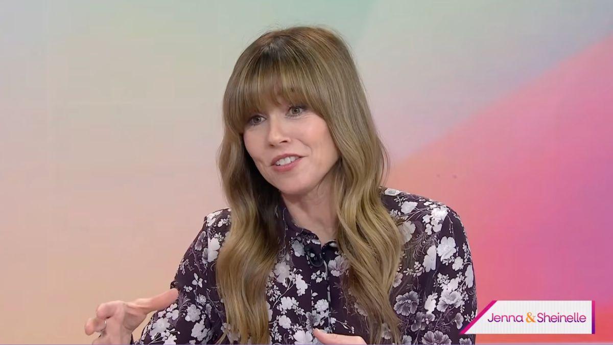 Image ofLinda Cardellini also worked alongside David Harbour for the show.