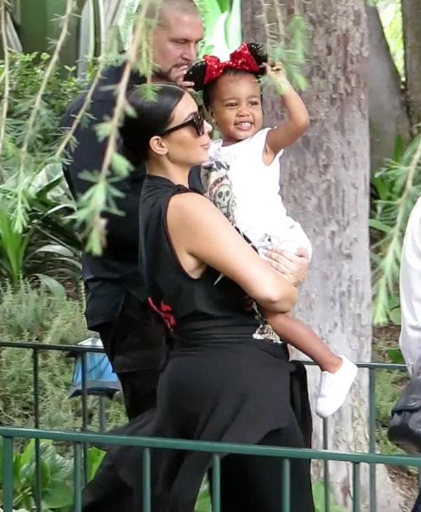 Kim kardashian north west disneyland