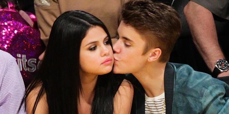 Justin Bieber and Hailey Baldwin Kissing at Hockey Game - Justin