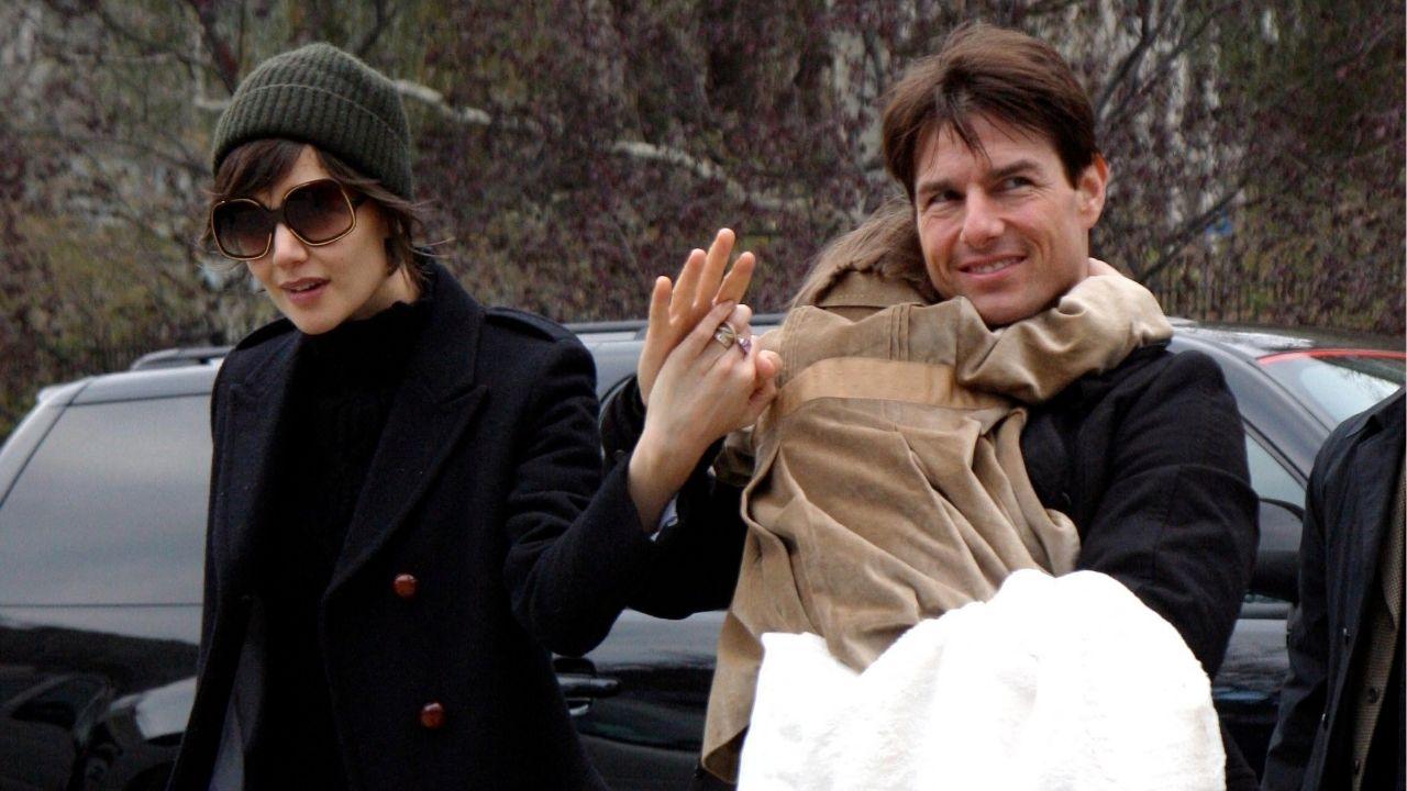 Image of Katie Holmes, Tom Cruise and their daughter