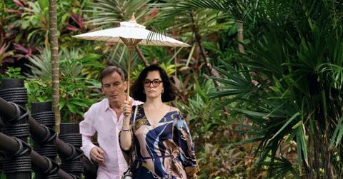 Photo of Parker Posey and Jason Isaacs