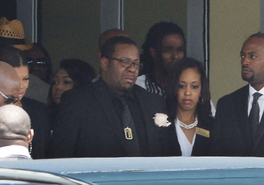 Bobbi kristina brown buried with whitney houston fairview cemetery