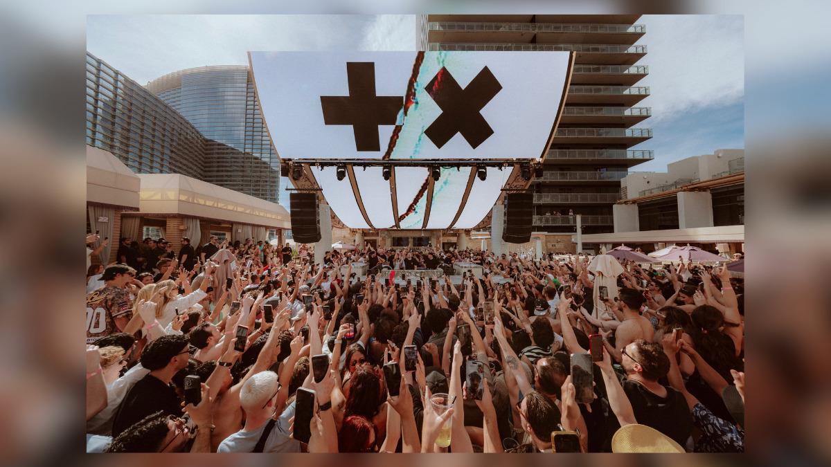 haley and hanna cavinder stole the show at marquee dayclubs grand reopening and the venue has never looked better