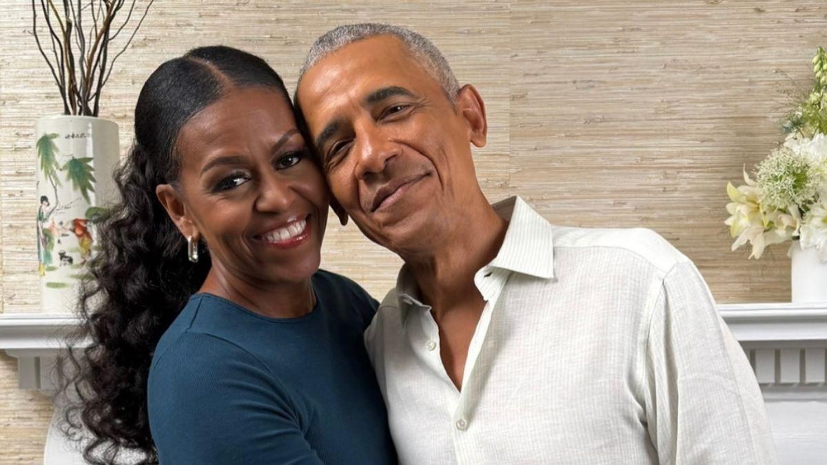 Photo of Barack Obama isn't sure why Donald Trump seems to be 'obsessed' with him.