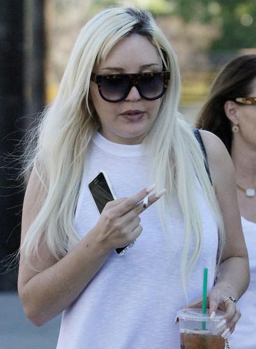 Is That You, Amanda? Bynes Spotted Looking Unrecognizable With A New ...