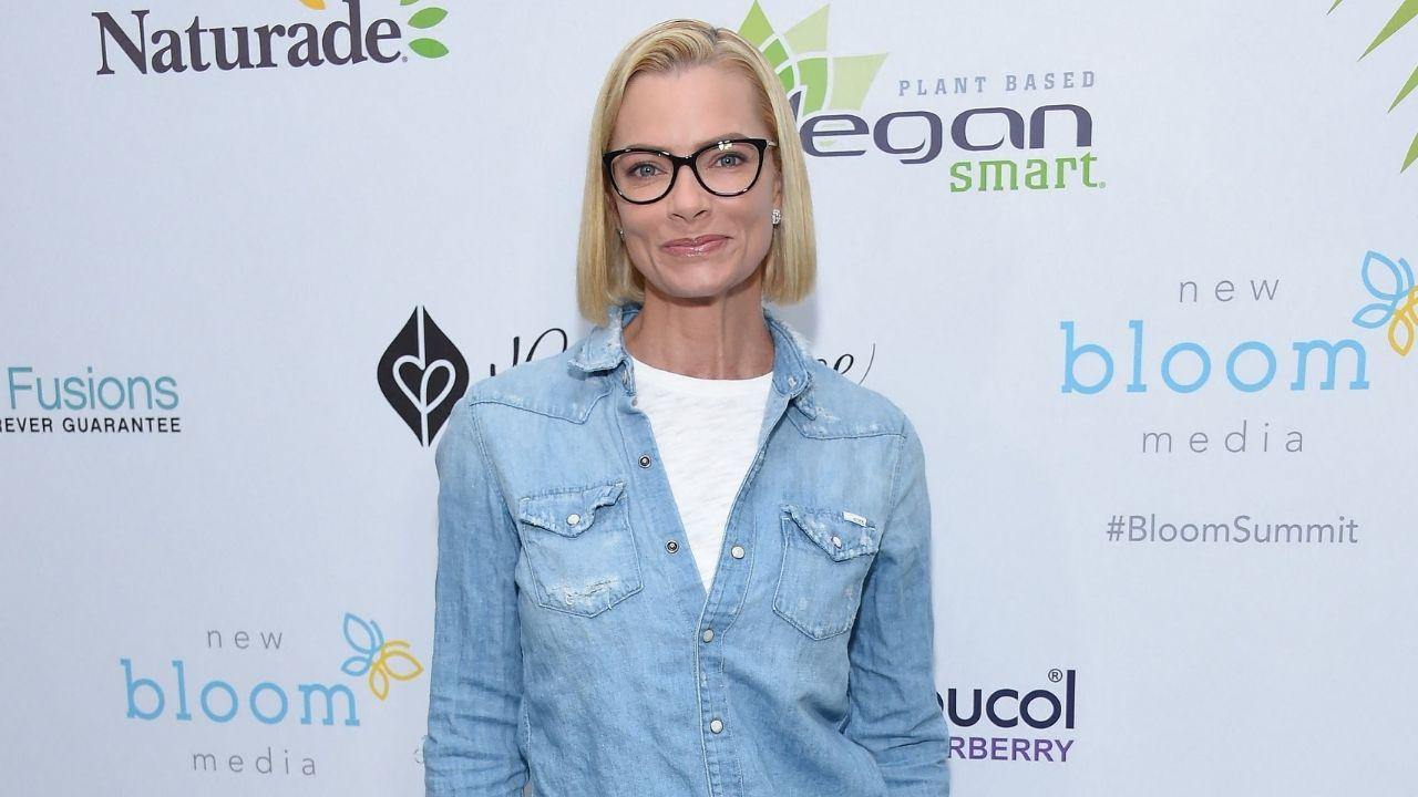 Image of Jaime Pressly reportedly had been dealing with some family issues which contributed to her erratic behavior.