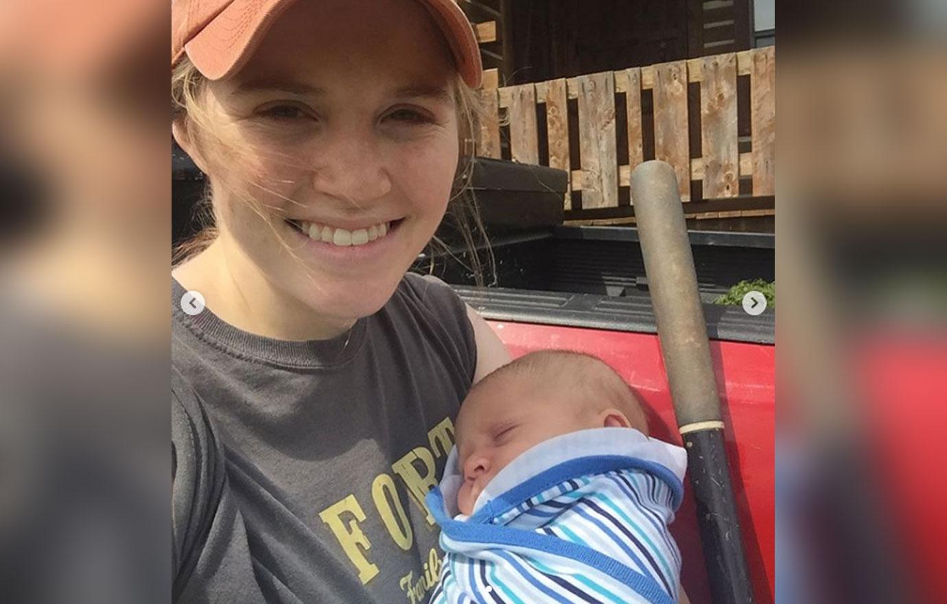 Fans concerned joy anna duggar son underweight 01