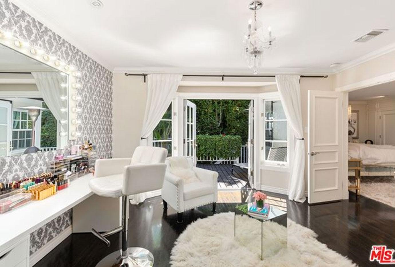 Jesse Metcalfe sells off the Sunset Strip