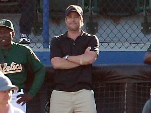 2010__07__Brad_Pitt_July21_086 300×225.jpg