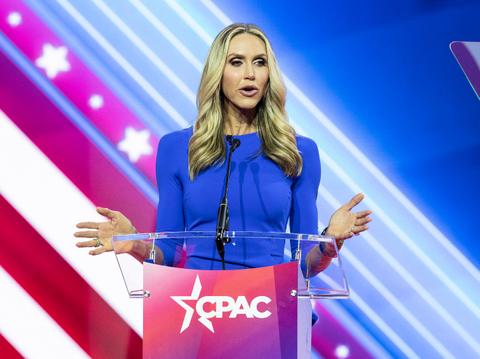 trumpers stupid lara trump trolled promoting misspelled website
