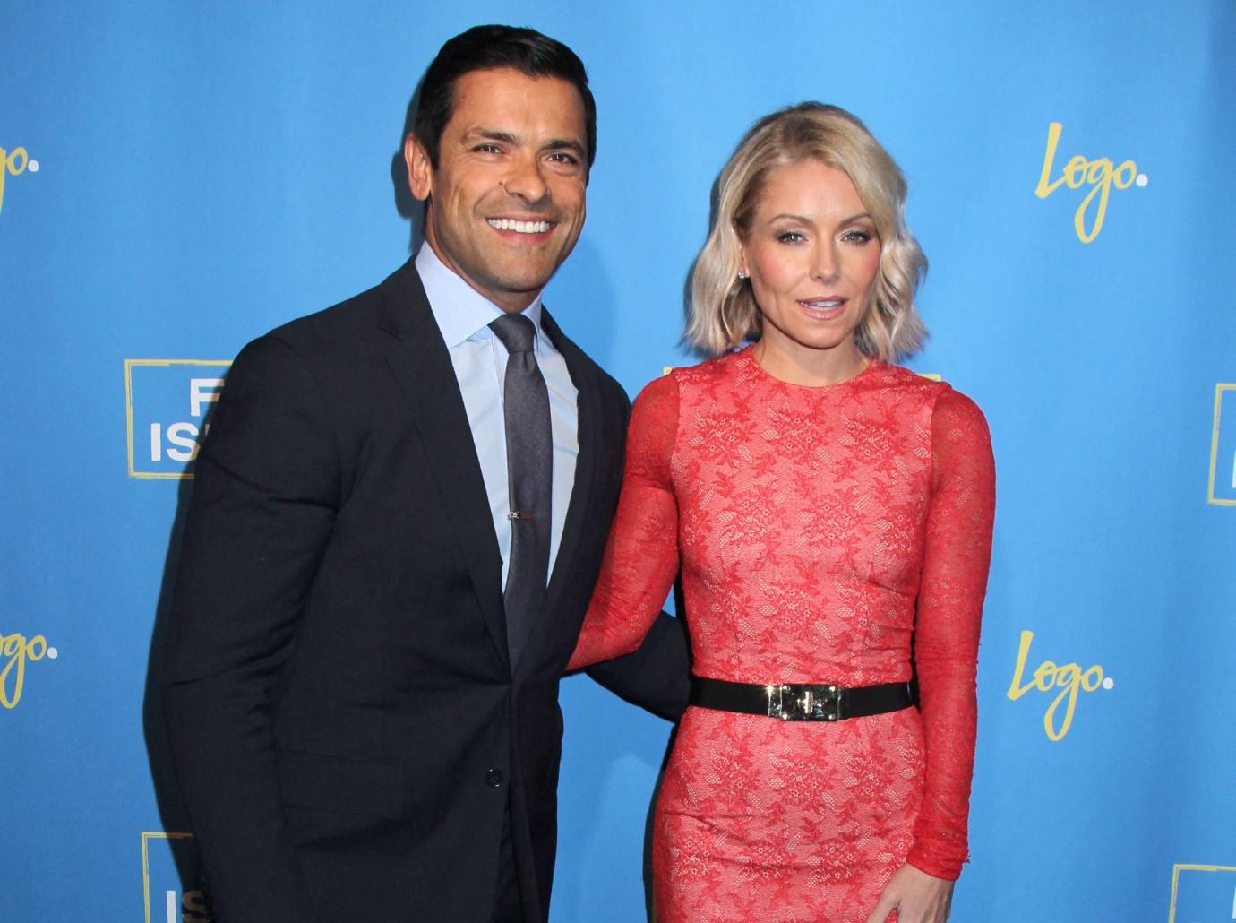 andy cohen defends mark consuelos kelly ripas cohosting abilities