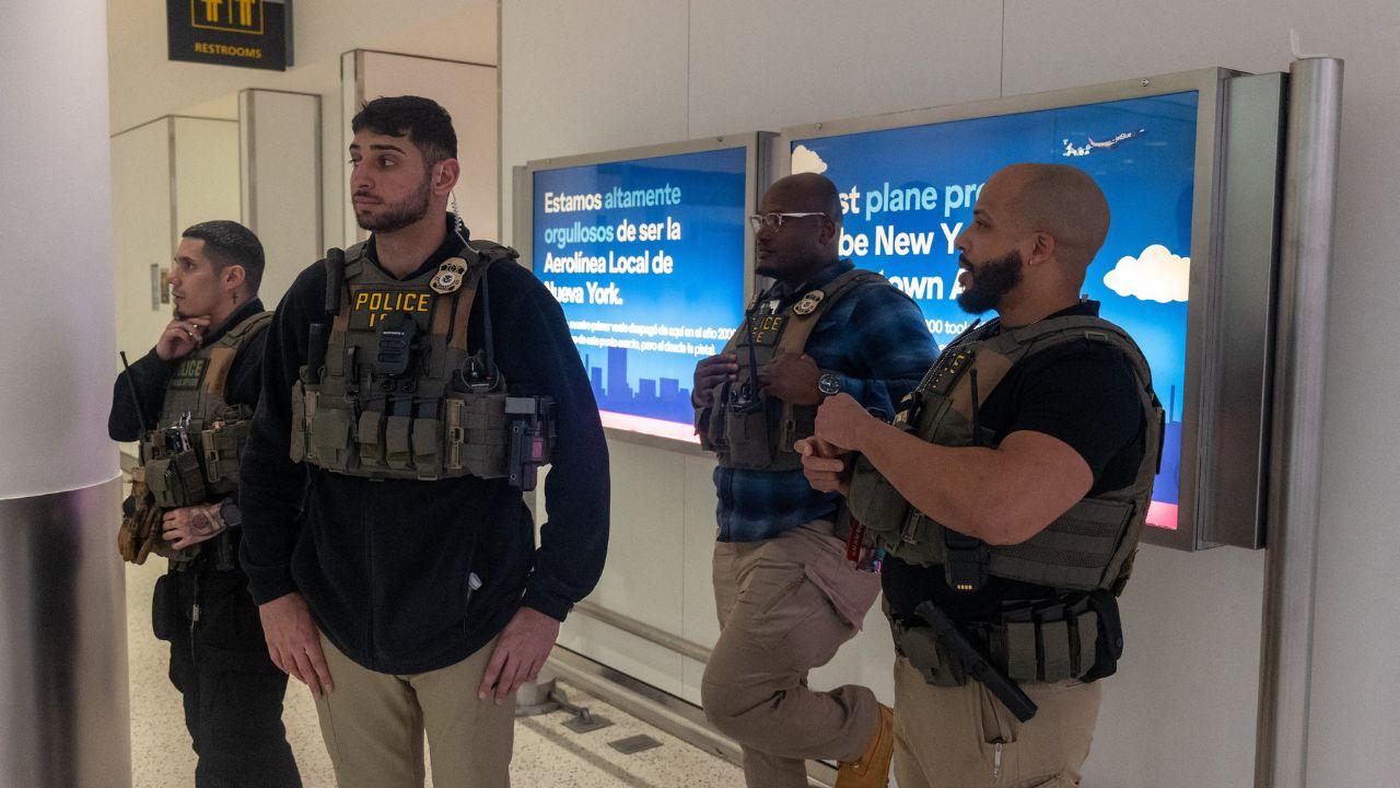 ICE agents