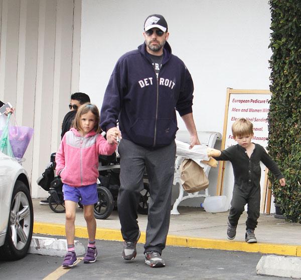 Jennifer garner ben affleck farmers market splash 03