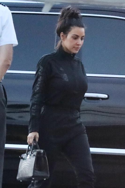 Kim Kardashian keeps it casual as she hops on a jet on Mother&#8217;s Day