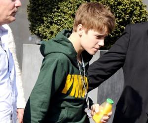 2011__03__march28_Justin_Bieber04a 300&#215;250.jpg