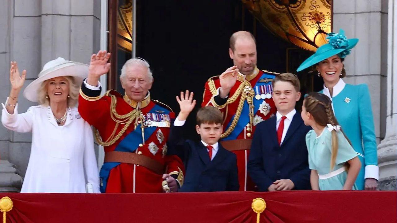 image of royal family