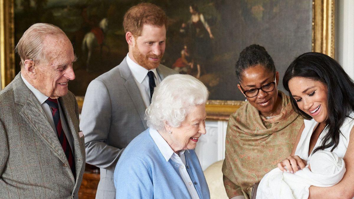image of royal family