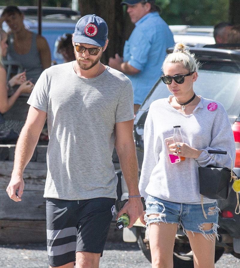 miley cyrus liam hemsworth wedding stand off 06