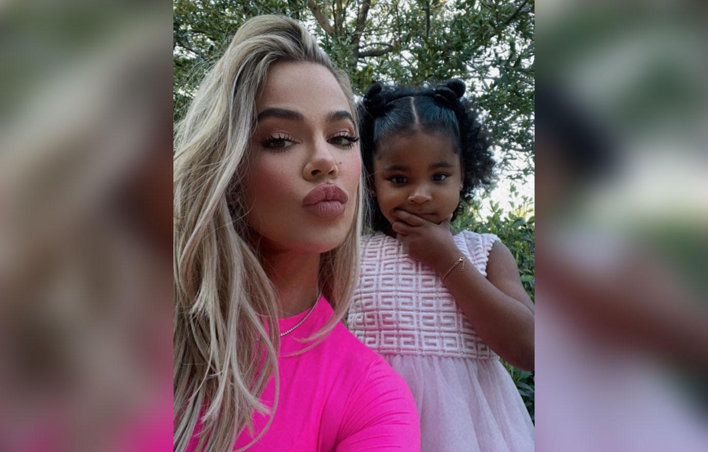 khloe kardashian comically admits to photoshopping daughter true