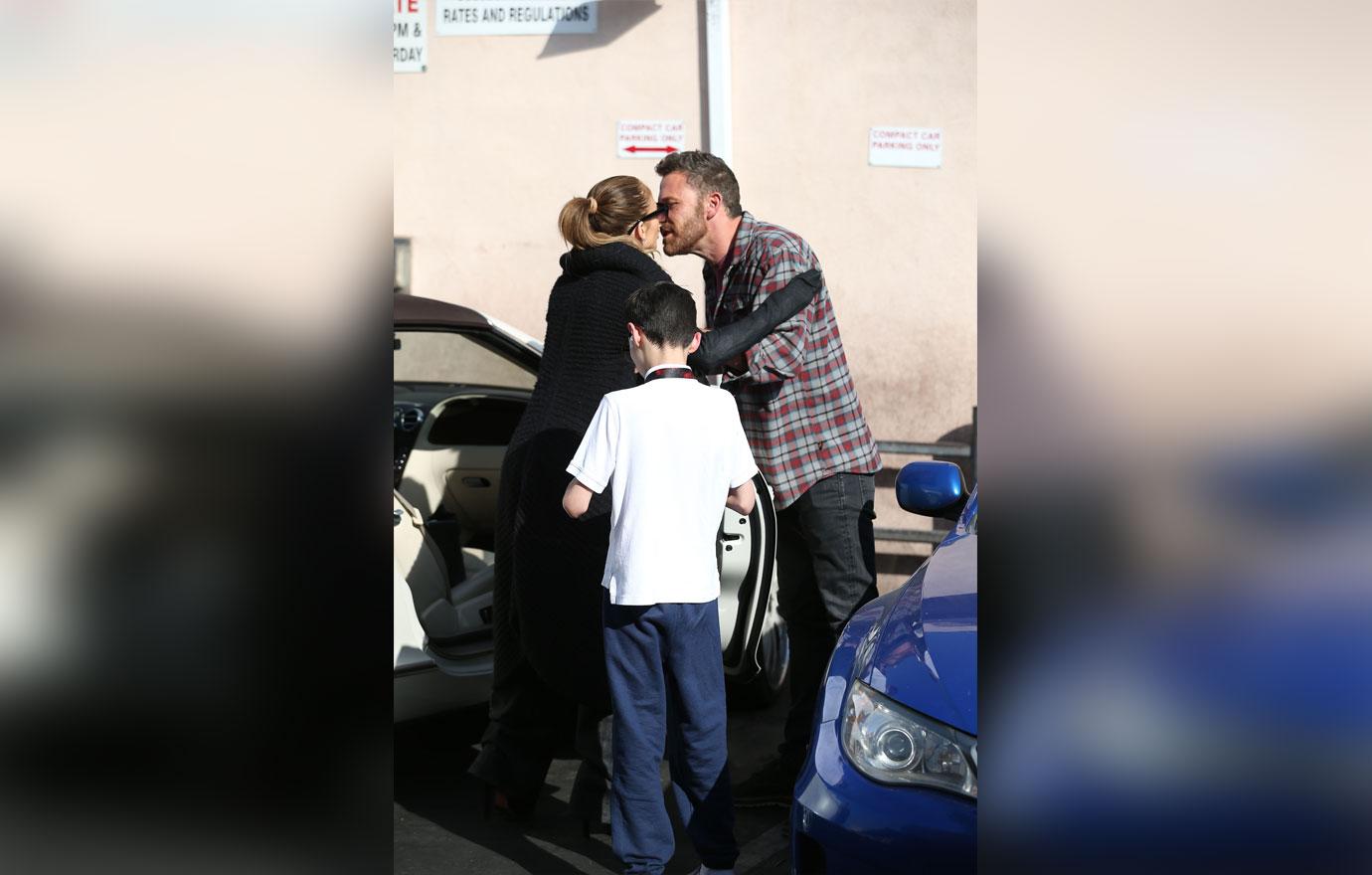 jennifer lopez ben affleck kiss son photos