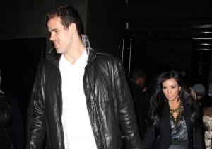 2011__02__Kris_Humphries_Kim_Kardashian_Feb7newsnea 300&#215;210.jpg