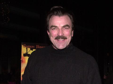 tom selleck looks unrecognizable gray bushy beard hair