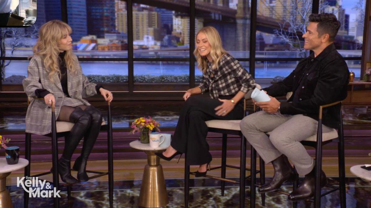 image of Jennette mccurdy Kelly Ripa and mark Consuelos