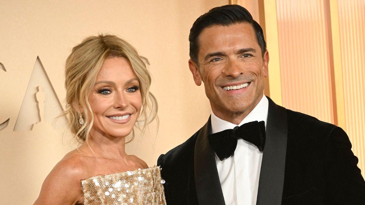 Photo of Kelly Ripa and Mark Consuelos