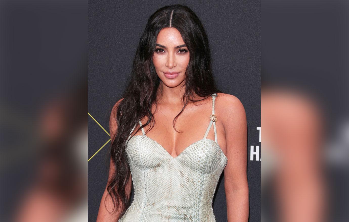 kim kardashian bleaches eyebrowns ok