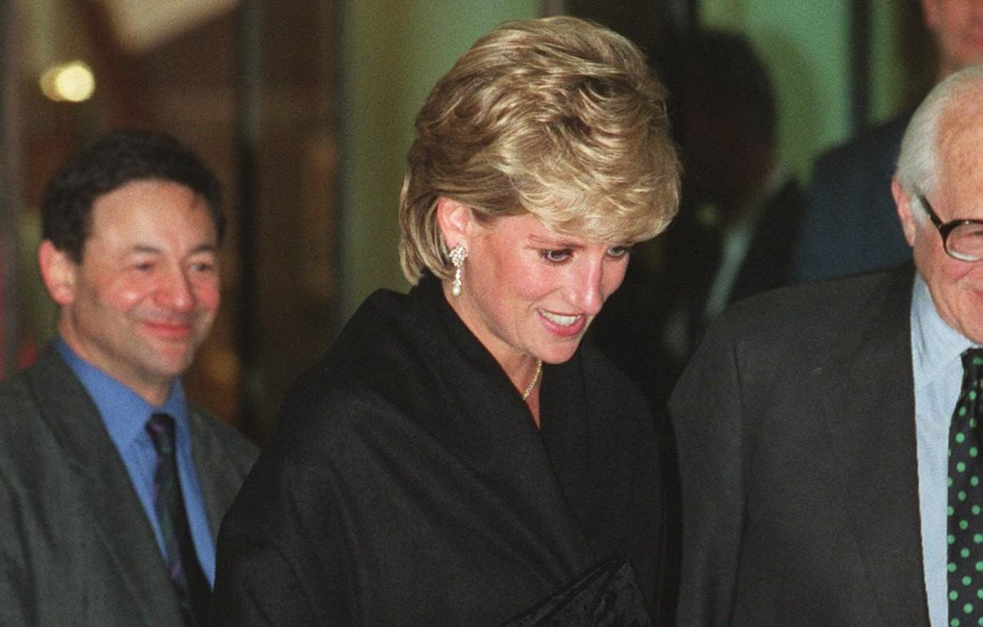 princess diana tore corset prior going met gala john galliano reveals