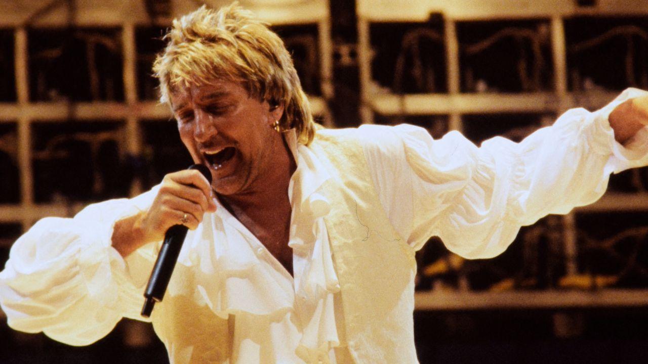 Image of Rod Stewart said he is 'deeply disappointed' to miss these shows and 'sorry to let my fans down.'