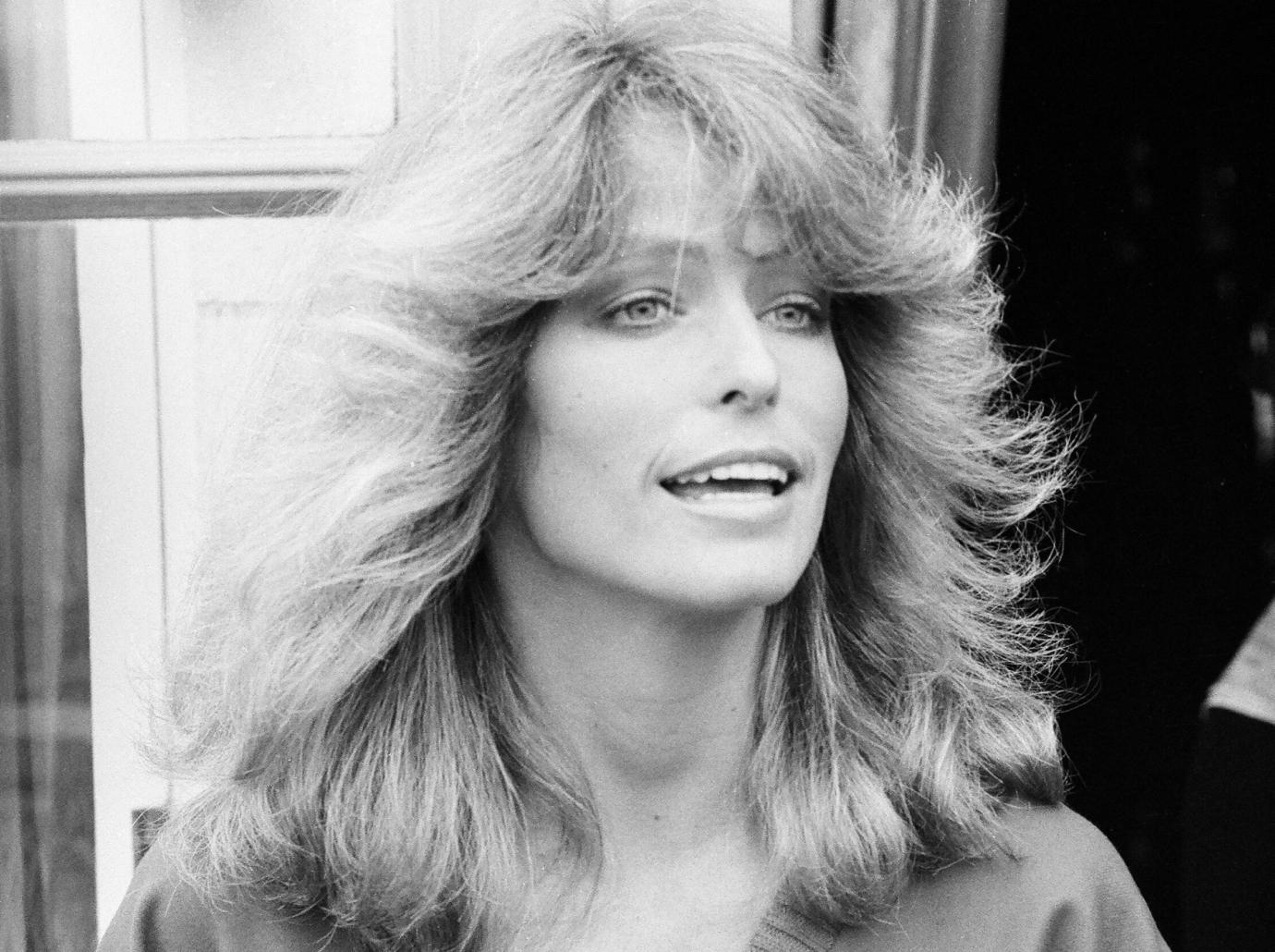 farrah fawcett spend last days cher ocean home ryan oneal denied