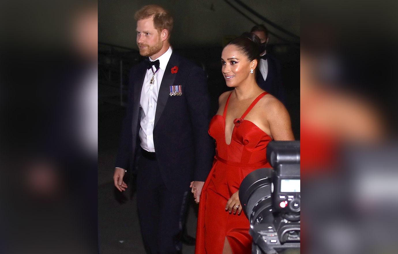 meghan markle spotted holiday shopping montecito prince harry christmas in california