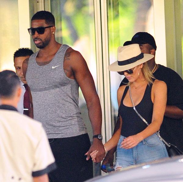 Tristan thompson ex gives birth son 04