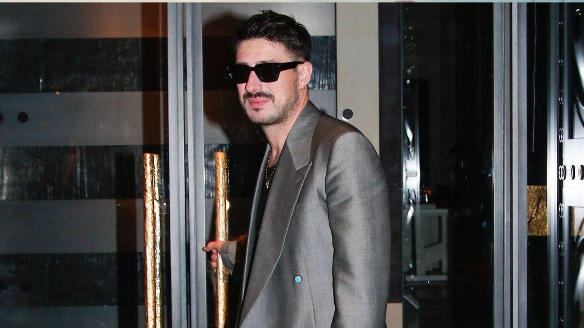 Image of Marcus Mumford praised Kendrick Lamar's confidence after recalling their memorable backstage conversation at Bonnaroo Music and Arts Festival.