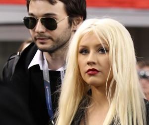 2011__03__Christina_Aguilera_March1news 300×260.jpg
